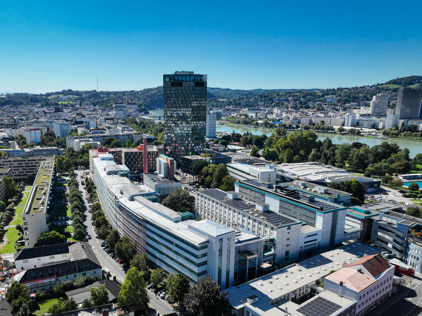 Areal der Tabakfabrik mit Quadrill Tower